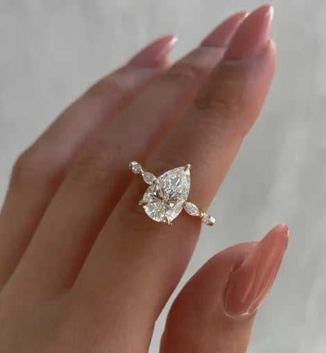 LYDIA Pear Shape Ring